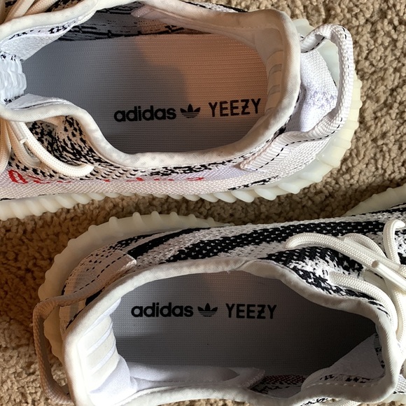 Yeezy Boost 350 V2 (Zebras) - Picture 5 of 10